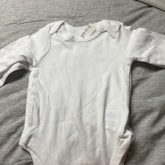 Baby onesies - Picture 1 of 1